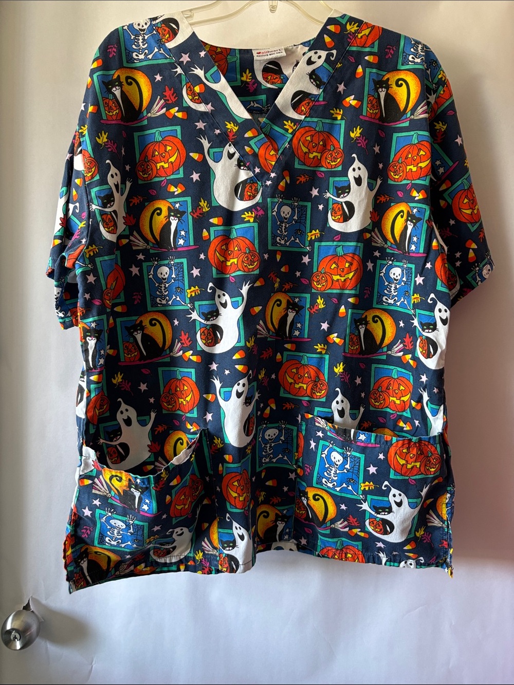Halloween Print Short Sleeve Scrub Top - Navy Pumpkin & Ghost